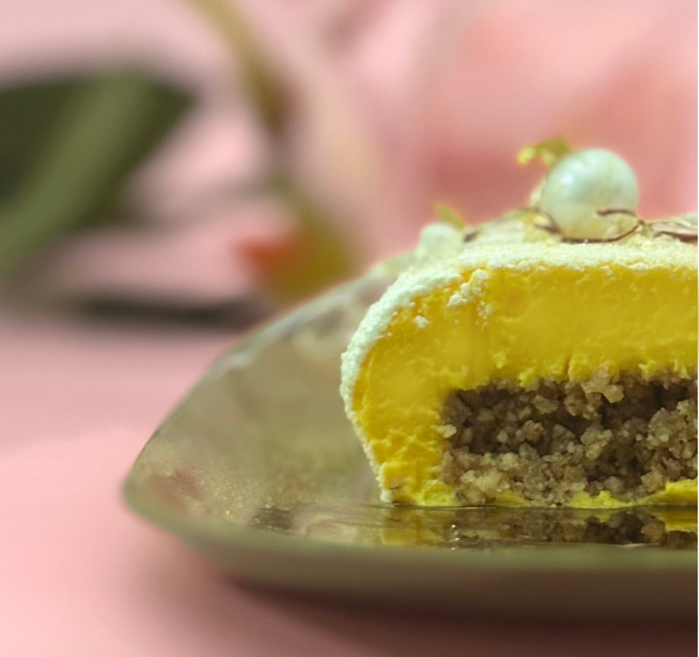 Saffron Vanilla Cheesecake Gâteau | Two-Piece Gift Set